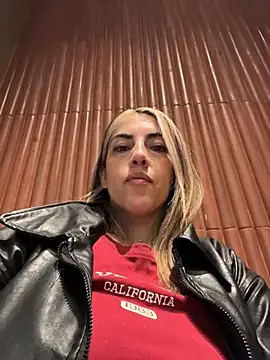 Paulinaa bella online show from 10, 4, 2026