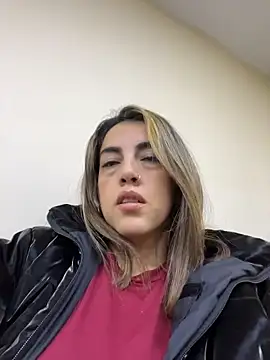 Snapshot of Paulinaa_bella chatting on 3, 3, 2026 Paulinaa bella online show from 3, 3, 2026