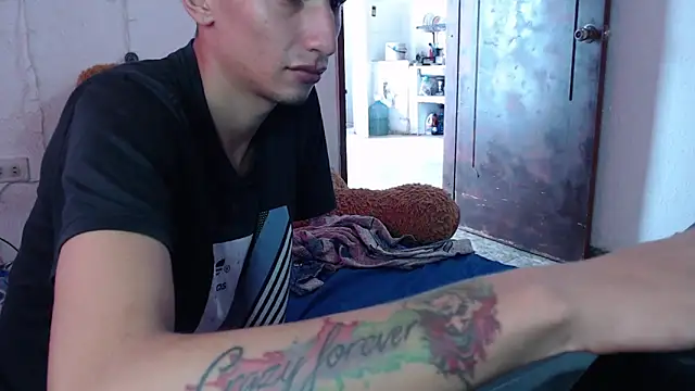 Chloe Candys online show from 15, 4, 2026