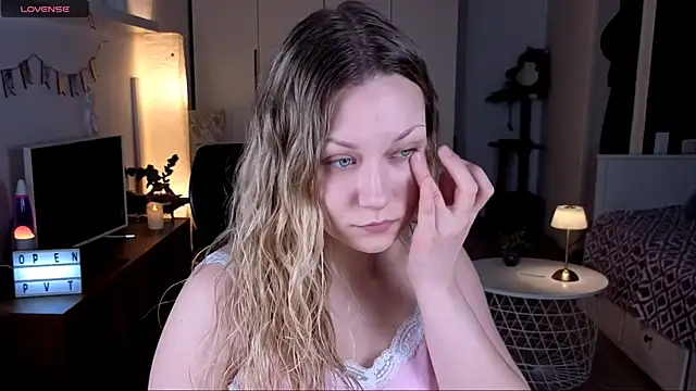 Snapshot of missyourtouch chatting on 26, 4, 2026 missyourtouch online show from 26, 4, 2026