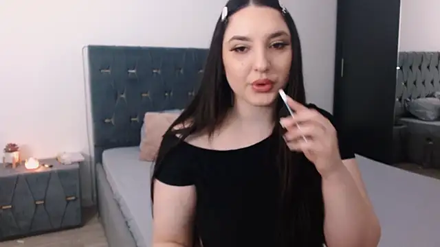 JaquelineLaurent online show from 4, 7, 2026