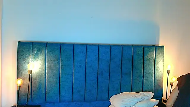 Ethan Briggs  online show from 16, 4, 2026