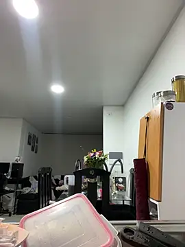Pretty  Milf online show from 24, 4, 2026