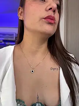 Pretty  Milf online show from 7, 4, 2026