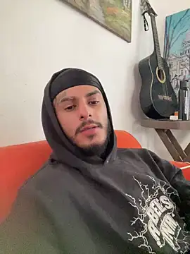 Snapshot of liyamjunior chatting on 13, 2, 2026 liyamjunior online show from 13, 2, 2026