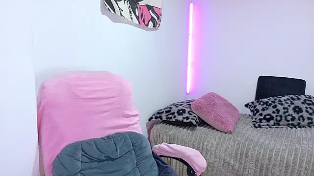 dollmeow online show from 4, 4, 2026