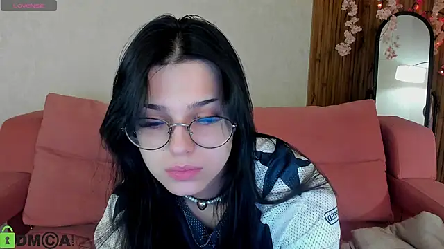 Snapshot of Leslie_Wholsh chatting on 6, 3, 2026 Leslie Wholsh online show from 6, 3, 2026