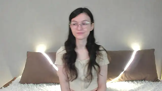 ThoraMarola online show from 15, 4, 2026