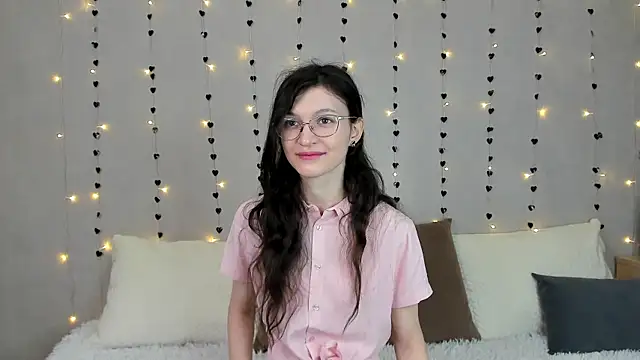 ThoraMarola online show from 9, 2, 2026