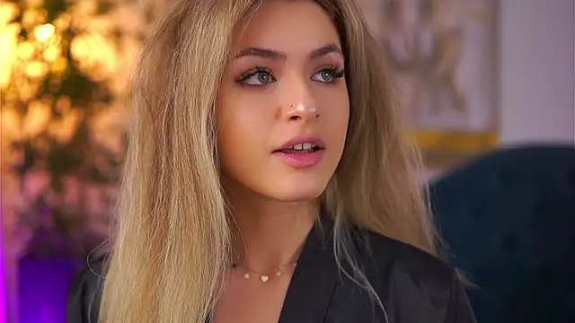 NayaQuinn online show from 4, 2, 2026