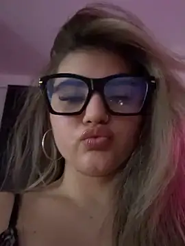Snapshot of LilaMason chatting on 24, 3, 2026 LilaMason online show from 24, 3, 2026