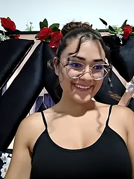 Snapshot of Freyarosse chatting on 18, 2, 2026 Freyarosse online show from 18, 2, 2026