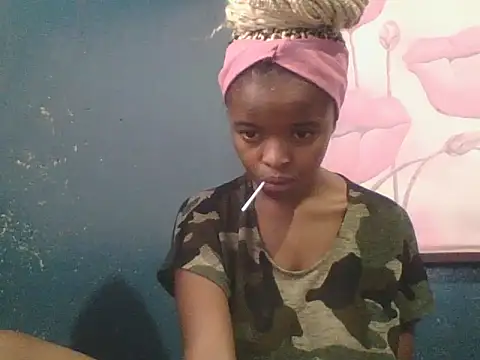 petitemew online show from 25, 3, 2026