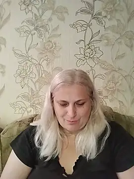 NyushaLollipop online show from 4, 7, 2026