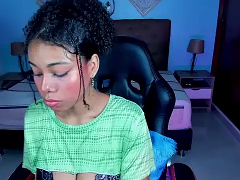 Snapshot of charlotte_bronte chatting on 8, 2, 2026 charlotte bronte online show from 8, 2, 2026