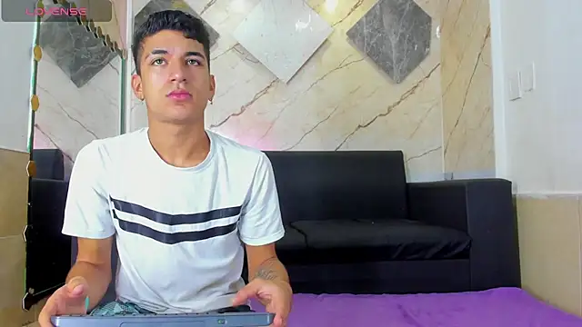 Snapshot of ALEX_KEITH26 chatting on 4, 4, 2026 ALEX KEITH26 online show from 4, 4, 2026