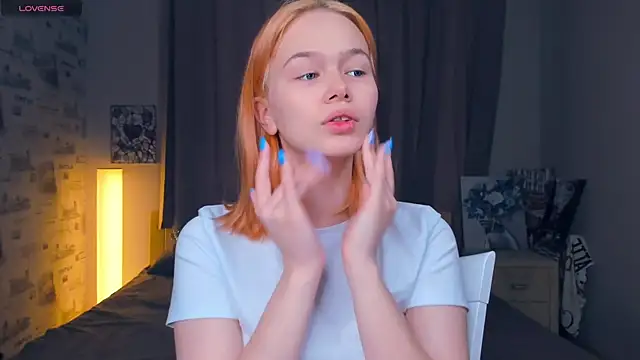 Snapshot of OwlLynn chatting on 12, 2, 2026 OwlLynn online show from 12, 2, 2026