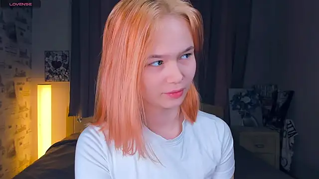 Snapshot of OwlLynn chatting on 7, 2, 2026 OwlLynn online show from 7, 2, 2026