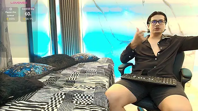 Danner Alaia online show from 4, 2, 2026