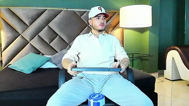 Snapshot of Salvattore_Muller chatting on 10, 2, 2026 Salvattore Muller online show from 10, 2, 2026