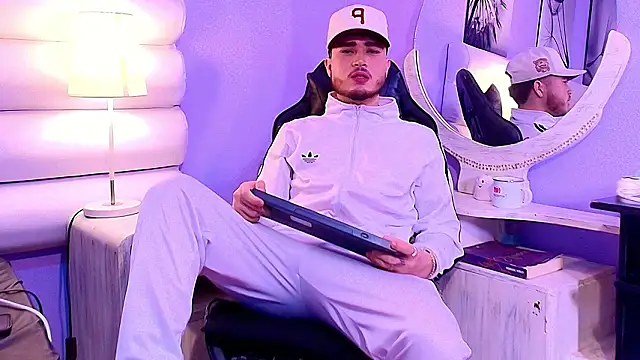 Snapshot of Salvattore_Muller chatting on 7, 2, 2026 Salvattore Muller online show from 7, 2, 2026