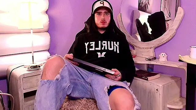 Snapshot of Salvattore_Muller chatting on 6, 2, 2026 Salvattore Muller online show from 6, 2, 2026