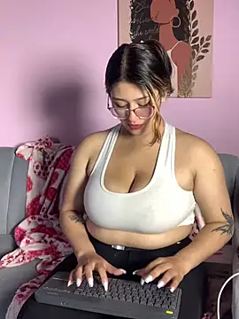 TatiJx Pink online show from 12, 2, 2026