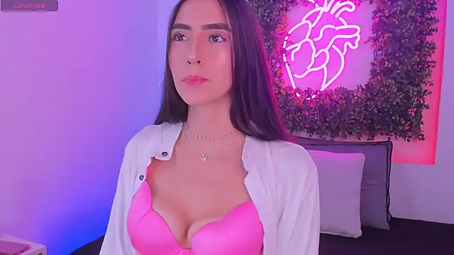 Snapshot of Itzel_Geneva chatting on 10, 2, 2026 Itzel Geneva online show from 10, 2, 2026