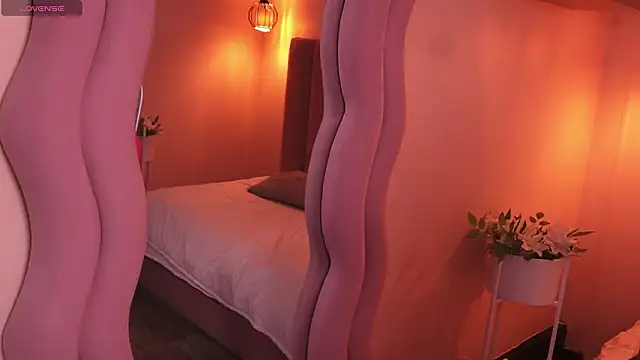 Dakota velvet  online show from 19, 3, 2026