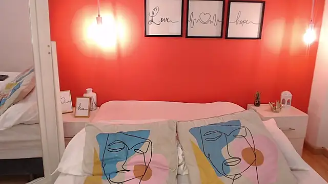 MaddyOwens 5 online show from 8, 4, 2026