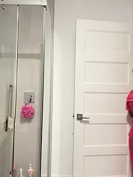 icelyne 2001 online show from 29, 3, 2026