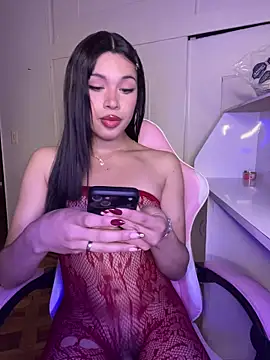Snapshot of DollCamila chatting on 22, 4, 2026 DollCamila online show from 22, 4, 2026