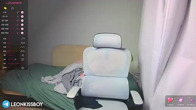 LeonBoykisser online show from 20, 3, 2026