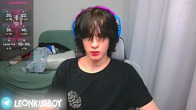 LeonBoykisser online show from 15, 4, 2026