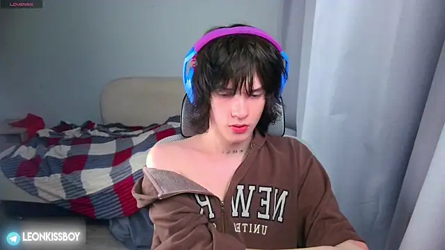 Snapshot of LeonBoykisser chatting on 14, 6, 2026 LeonBoykisser online show from 14, 6, 2026