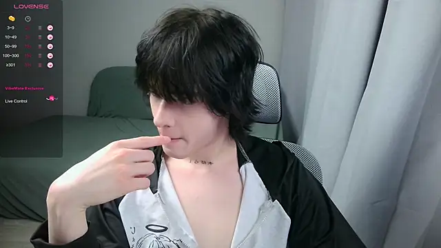 Snapshot of LeonBoykisser chatting on 19, 2, 2026 LeonBoykisser online show from 19, 2, 2026