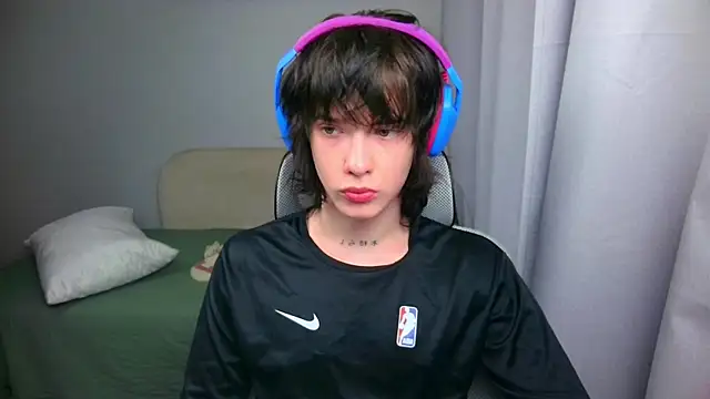 LeonBoykisser online show from 3, 6, 2026