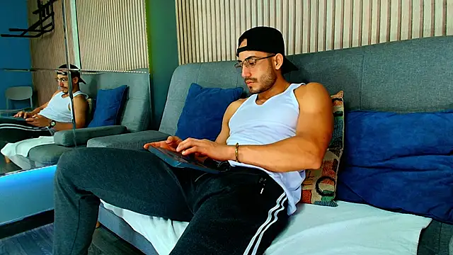 Vans Ross online show from 13, 2, 2026