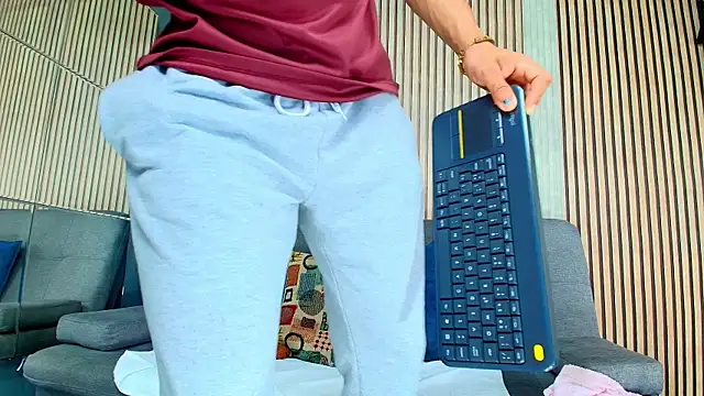 Vans Ross online show from 16, 2, 2026