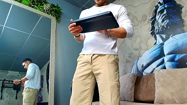Snapshot of Vans_Ross chatting on 13, 7, 2026 Vans Ross online show from 13, 7, 2026