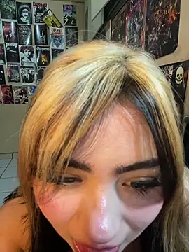 Snapshot of pinkybombon chatting on 9, 2, 2026 pinkybombon online show from 9, 2, 2026