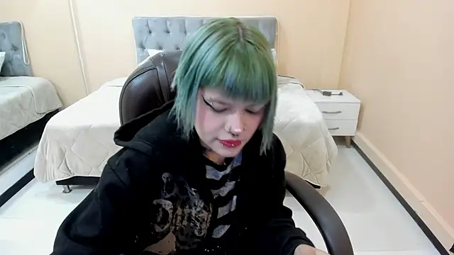 Bela Craxkerr online show from 6, 3, 2026