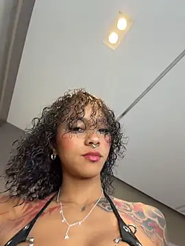 LizStorm  online show from 6, 8, 2026