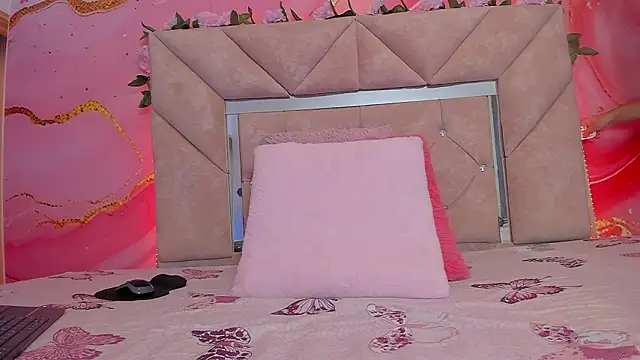 sweet  luna   online show from 7, 2, 2026