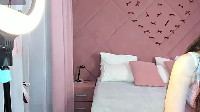 Eva Anderson online show from 8, 4, 2026