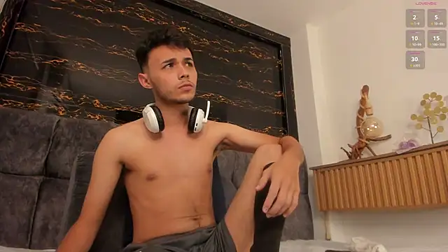 Alhan Twink online show from 5, 2, 2026