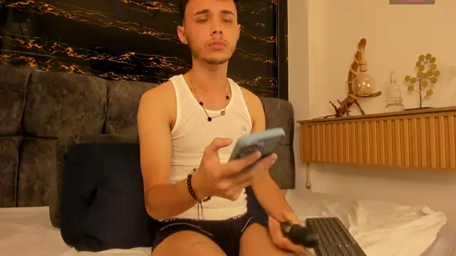 Alhan Twink online show from 7, 2, 2026