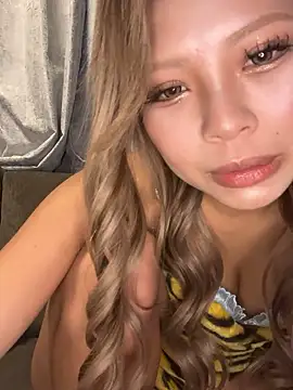 BADBITCHISAKI online show from 15, 1, 2026