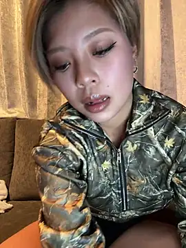 BADBITCHISAKI online show from 2, 2, 2026