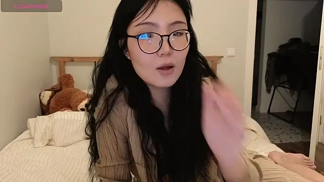 nullgirl online show from 9, 5, 2026